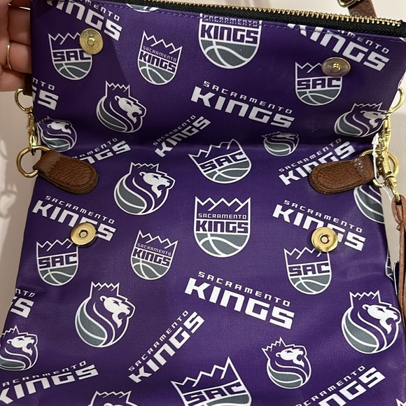 Sacramento Kings crossbody bag - Picture 3 of 7